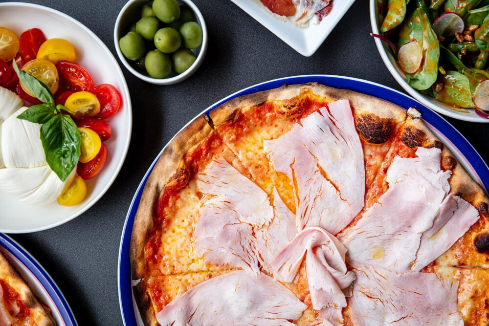 Al Prosciutto Pizza